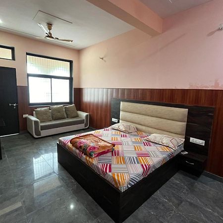Shri Ji Baba Ki Haveli Hotel Govardhan Kültér fotó