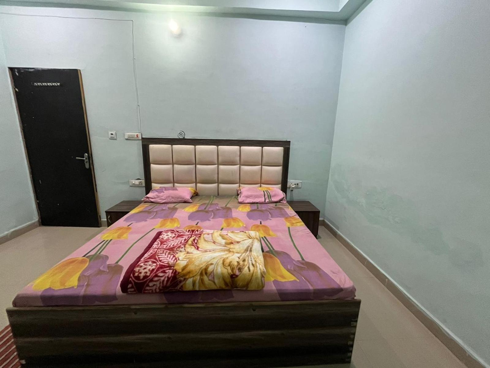 Shri Ji Baba Ki Haveli Hotel Govardhan Kültér fotó