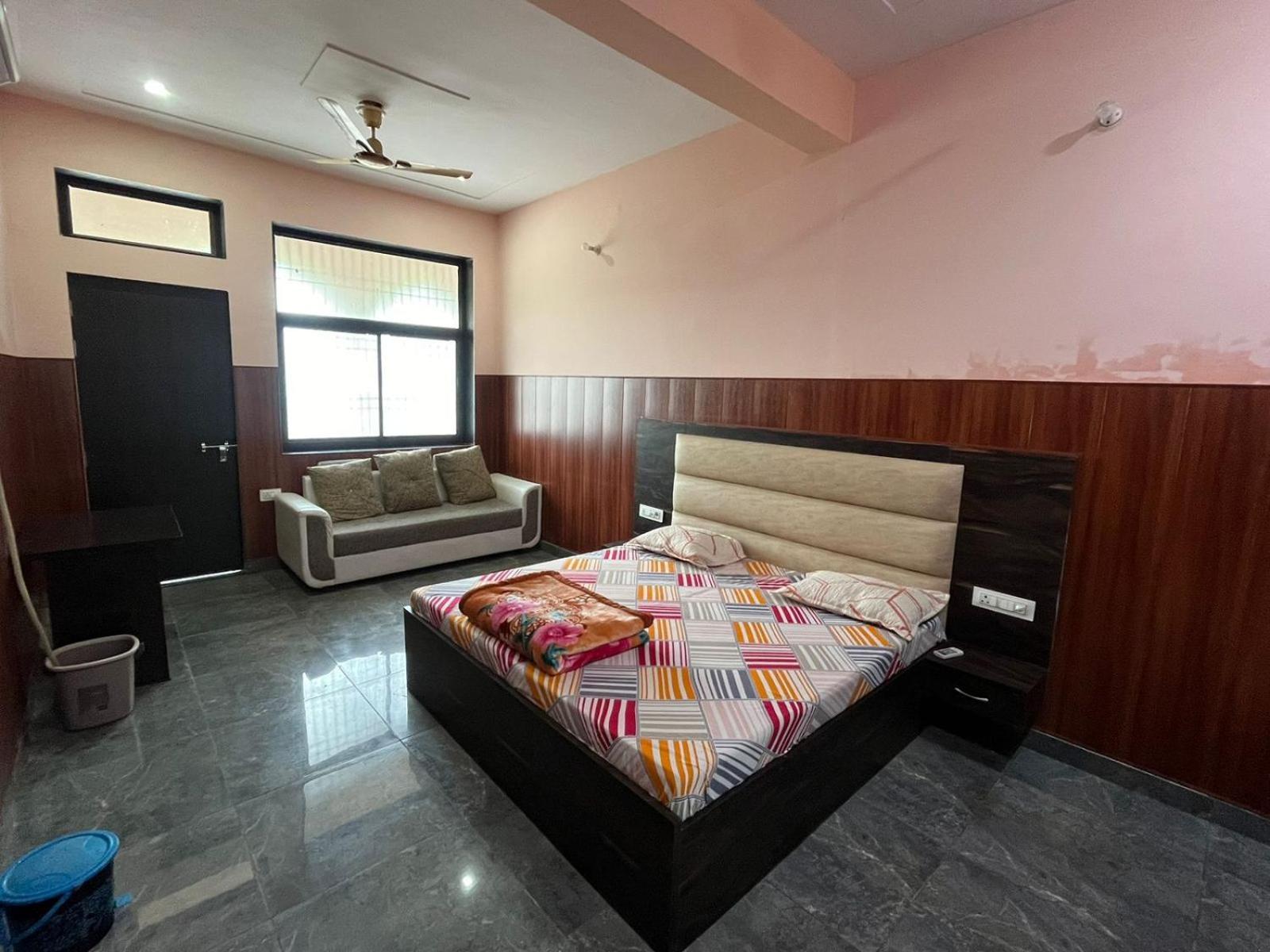 Shri Ji Baba Ki Haveli Hotel Govardhan Kültér fotó